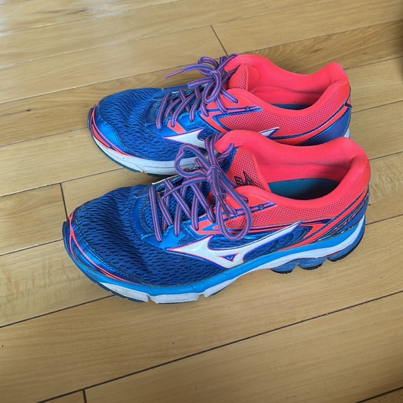 Mizuno Wave inspire 13 running shoe In Malibu blue/pink - Picture 6 of 8